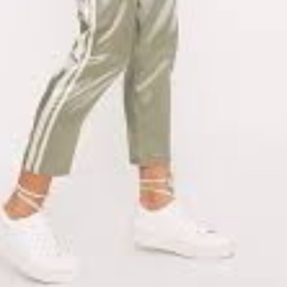 PrettyLittleThing Ahannon Sage Green Satin Side Stripe Boxer Jogger 0 NEW - Picture 4 of 14